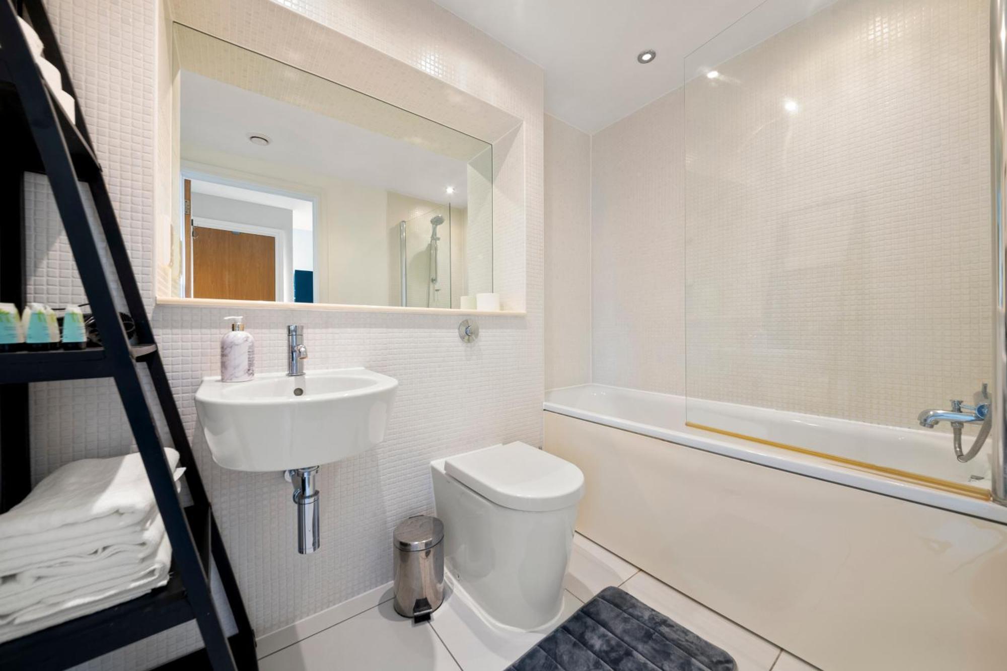 Londwell, Canary Wharf Skyline Balcony Suite Лондон Экстерьер фото